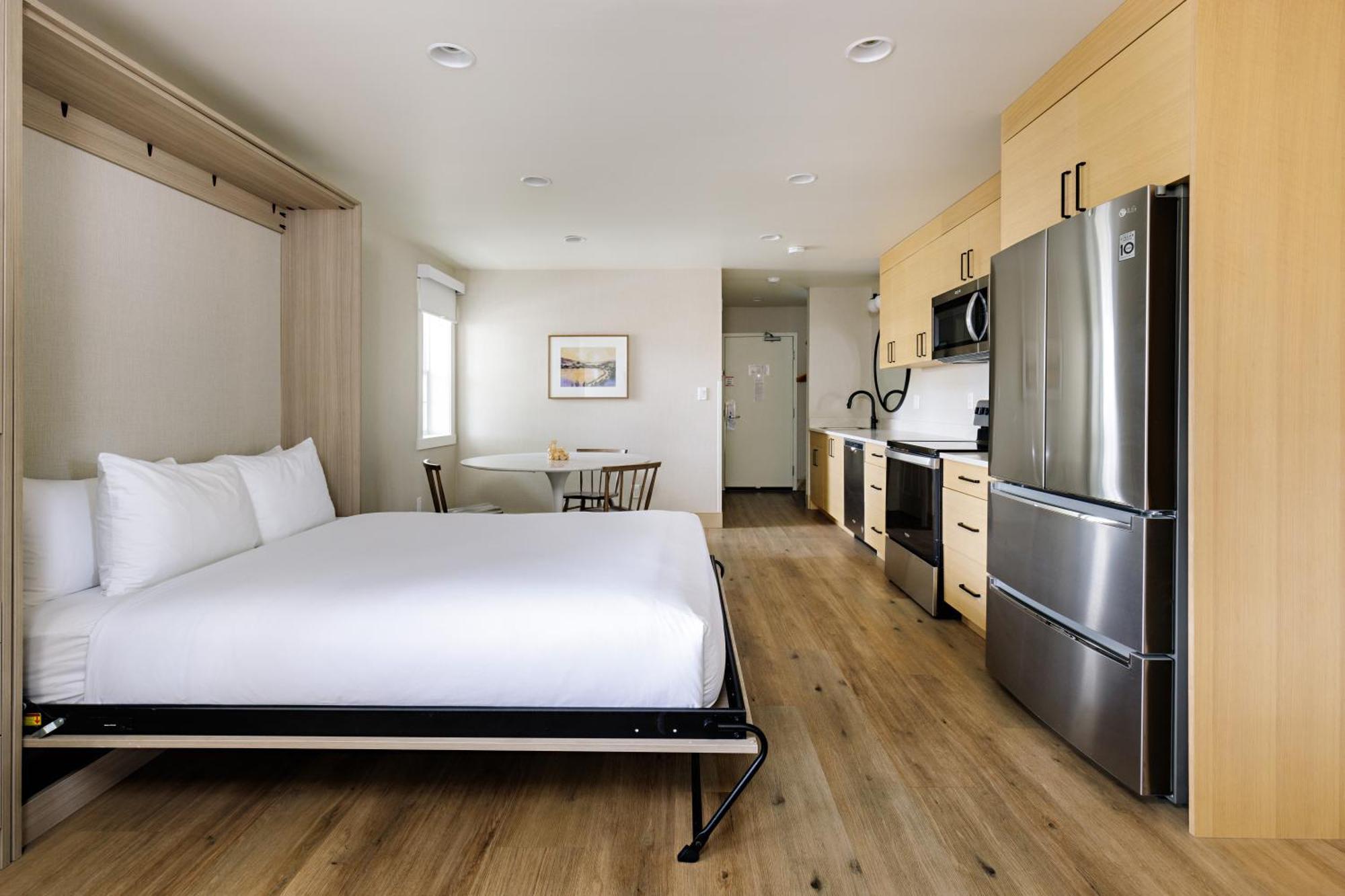 Balcomo, A Ramada By Wyndham Penticton Exterior foto
