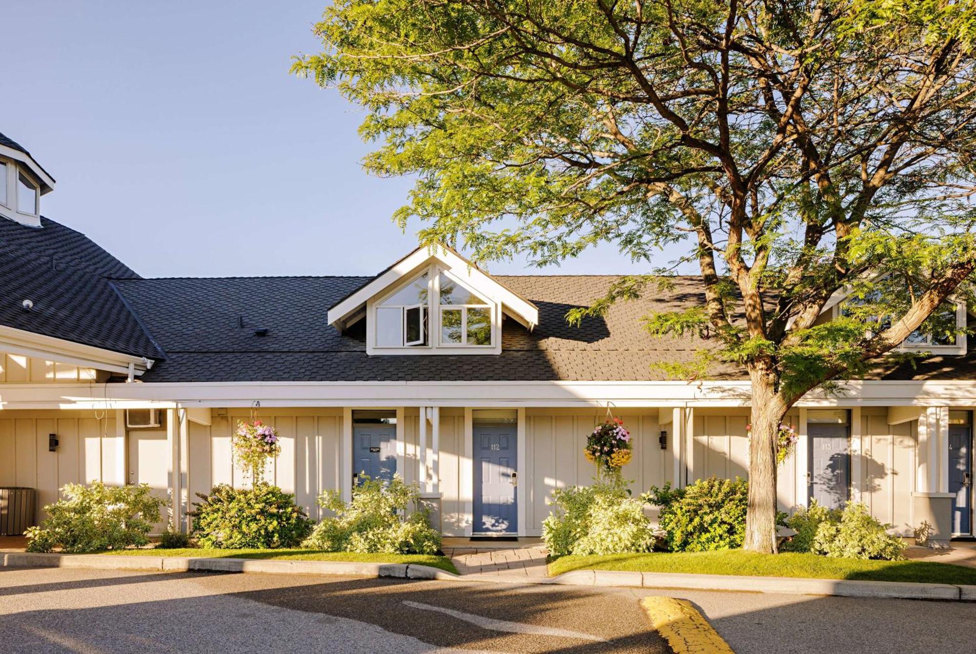 Balcomo, A Ramada By Wyndham Penticton Exterior foto